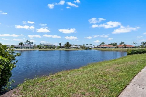 Condo in Sun City Center, Florida, 2 bedrooms  № 1750244 - photo 17