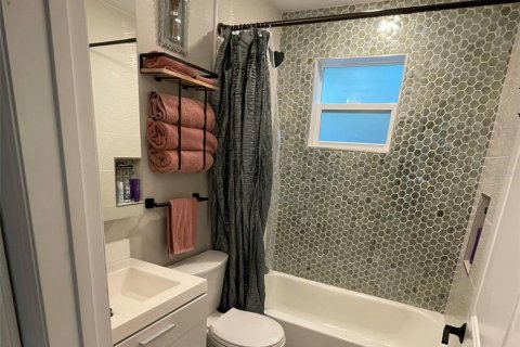 Casa en venta en Orlando, Florida, 5 dormitorios, 285.21 m2 № 1824954 - foto 26