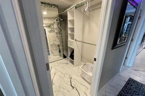 Casa en venta en Orlando, Florida, 5 dormitorios, 285.21 m2 № 1824954 - foto 19