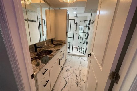 Casa en venta en Orlando, Florida, 5 dormitorios, 285.21 m2 № 1824954 - foto 22