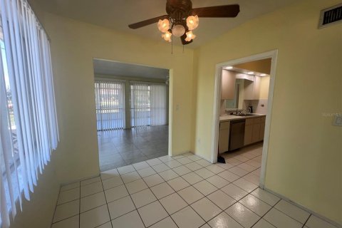 Villa ou maison à louer à Port Charlotte, Floride: 2 chambres, 138.52 m2 № 1744301 - photo 6