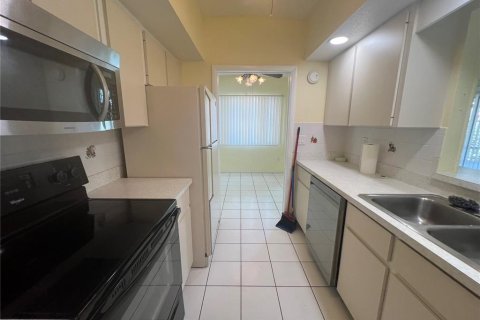 Villa ou maison à louer à Port Charlotte, Floride: 2 chambres, 138.52 m2 № 1744301 - photo 10