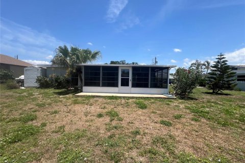 Villa ou maison à louer à Port Charlotte, Floride: 2 chambres, 138.52 m2 № 1744301 - photo 26