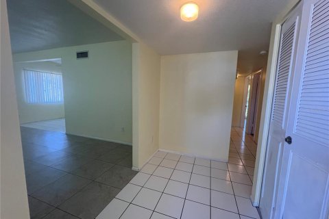 Villa ou maison à louer à Port Charlotte, Floride: 2 chambres, 138.52 m2 № 1744301 - photo 3