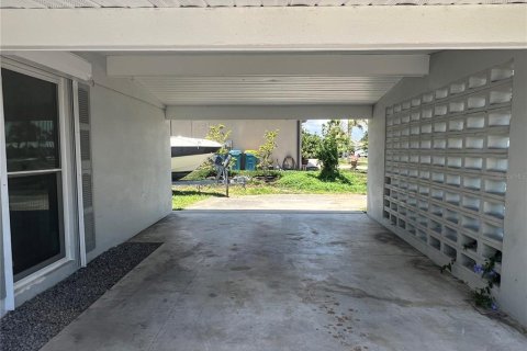 Villa ou maison à louer à Port Charlotte, Floride: 2 chambres, 138.52 m2 № 1744301 - photo 30