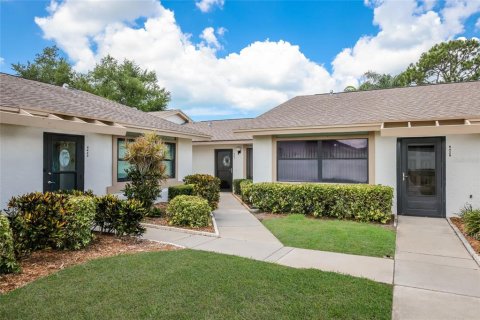Condo in Bradenton, Florida, 1 bedroom  № 2106840 - photo 2