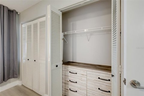 Condo in Bradenton, Florida, 1 bedroom  № 2106840 - photo 15