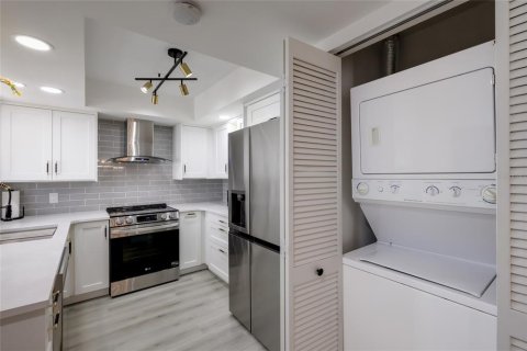 Condo in Bradenton, Florida, 1 bedroom  № 2106840 - photo 12