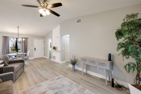 Condo in Bradenton, Florida, 1 bedroom  № 2106840 - photo 7