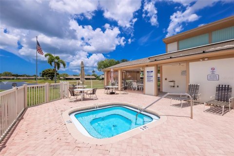 Condo in Bradenton, Florida, 1 bedroom  № 2106840 - photo 25