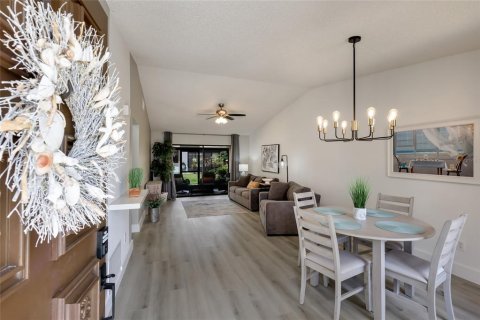 Condo in Bradenton, Florida, 1 bedroom  № 2106840 - photo 3