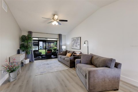 Condo in Bradenton, Florida, 1 bedroom  № 2106840 - photo 5