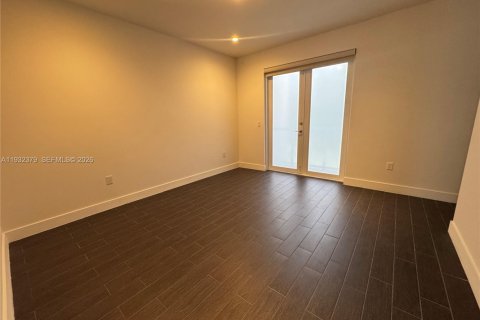 Townhouse in LANDMARK in Doral, Florida 4 bedrooms, 172.98 sq.m. № 2000395 - photo 29