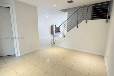 Townhouse in LANDMARK in Doral, Florida 4 bedrooms, 172.98 sq.m. № 2000395 - photo 16