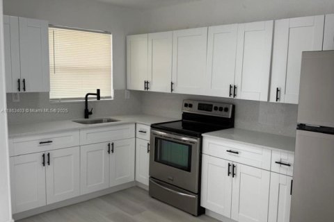 Кондоминиум с 2 спальнями в Хайалиа, Флорида № 2015308