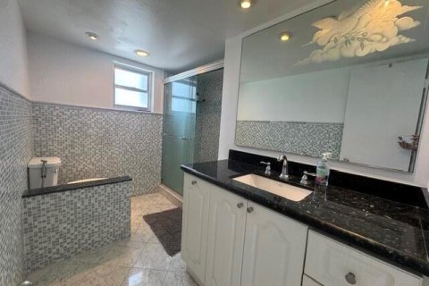 Condo in Hollywood, Florida, 2 bedrooms № 2423506 - photo 4