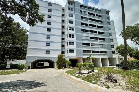 Condo à Lauderhill, Floride, 2 chambres  № 2038896