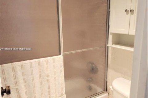 Copropriété à vendre à Sunny Isles Beach, Floride: 2 chambres, 123.65 m2 № 2033996 - photo 17