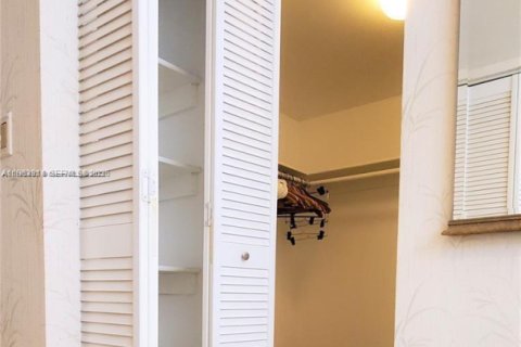 Copropriété à vendre à Sunny Isles Beach, Floride: 2 chambres, 123.65 m2 № 2033996 - photo 21