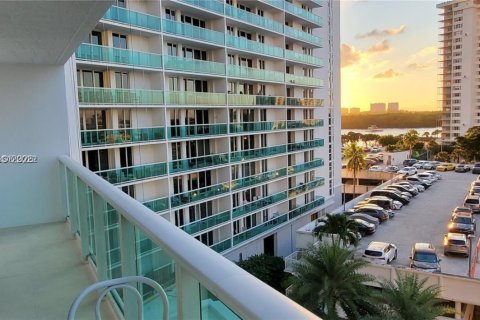 Copropriété à vendre à Sunny Isles Beach, Floride: 2 chambres, 123.65 m2 № 2033996 - photo 23