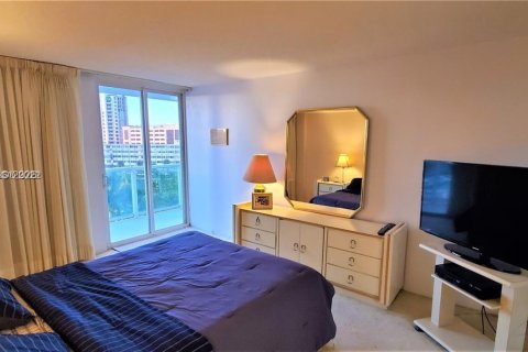 Copropriété à vendre à Sunny Isles Beach, Floride: 2 chambres, 123.65 m2 № 2033996 - photo 12