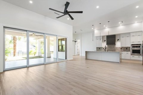 House in Palm Coast, Florida 4 bedrooms, 275.64 sq.m. № 2105751 - photo 16