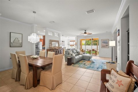 House in Sarasota, Florida 3 bedrooms, 160.54 sq.m. № 1918595 - photo 9
