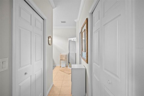 House in Sarasota, Florida 3 bedrooms, 160.54 sq.m. № 1918595 - photo 23