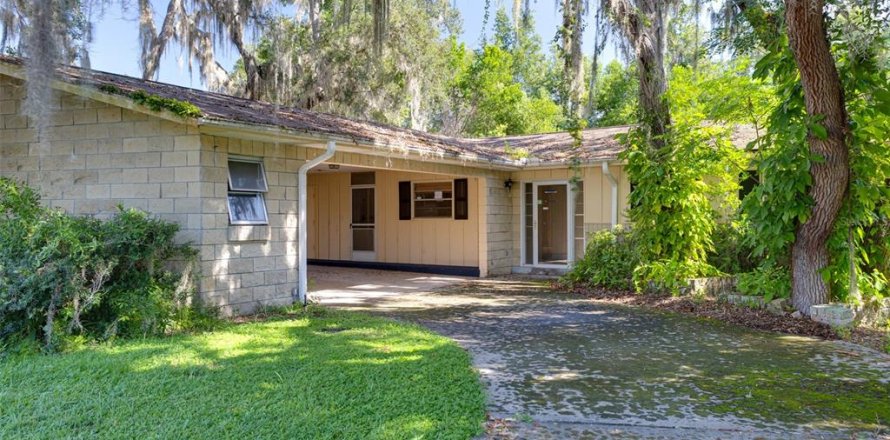 House in Ocala, Florida 2 bedrooms, 134.43 sq.m. № 1873672