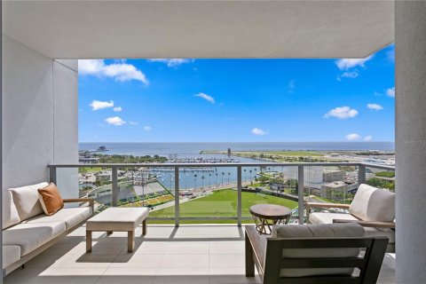Condominio en venta en Saint Petersburg, Florida, 3 dormitorios, 251.95 m2 № 1784776 - foto 1