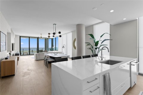 Condominio en venta en Saint Petersburg, Florida, 3 dormitorios, 251.95 m2 № 1784776 - foto 9