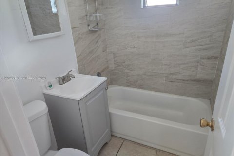 Villa ou maison à louer à Hallandale Beach, Floride: 1 chambre, 50.17 m2 № 2257383 - photo 6
