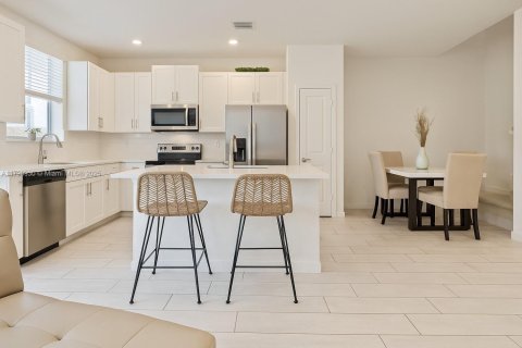 Townhouse in Homestead, Florida 4 bedrooms, 127.65 sq.m. № 1874403 - photo 4