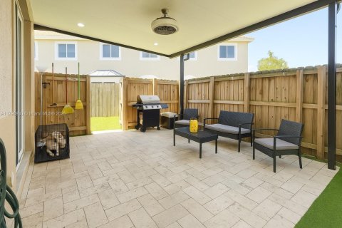 Townhouse in Homestead, Florida 4 bedrooms, 127.65 sq.m. № 1874403 - photo 9