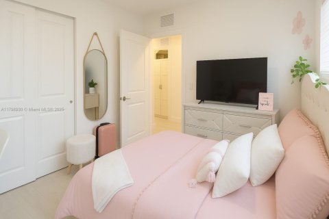 Townhouse in Homestead, Florida 4 bedrooms, 127.65 sq.m. № 1874403 - photo 15