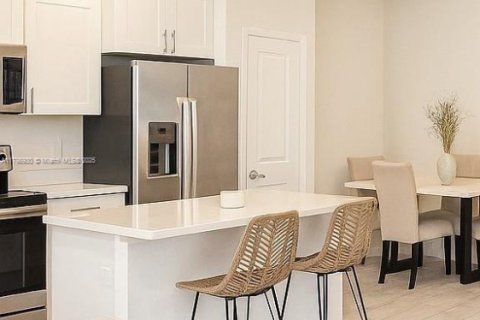 Townhouse in Homestead, Florida 4 bedrooms, 127.65 sq.m. № 1874403 - photo 3