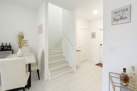 Townhouse in Homestead, Florida 4 bedrooms, 127.65 sq.m. № 1874403 - photo 7