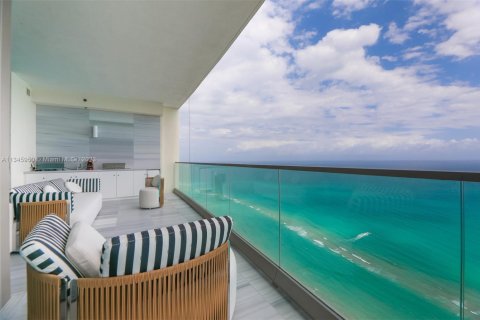 Apartamento en venta en North Miami, Florida, 4 habitaciones, 305 m2 № 378955 - foto 1