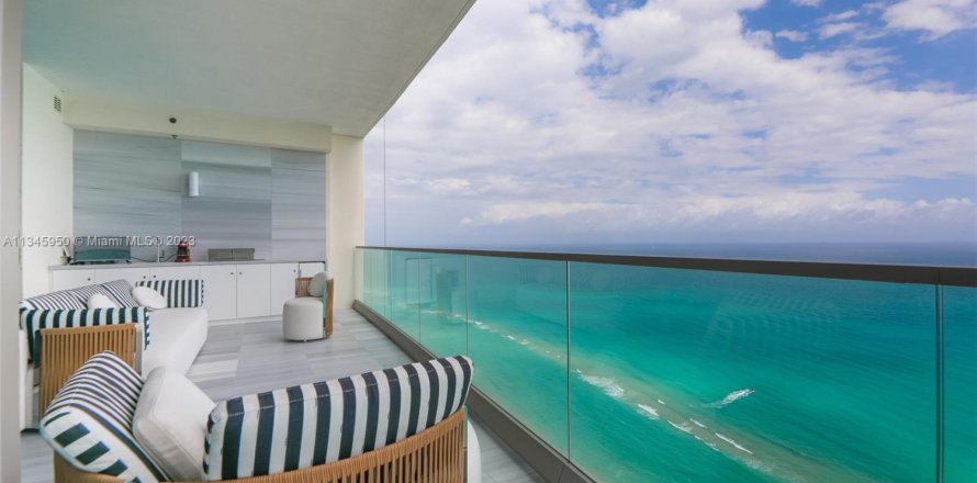 Apartamento en North Miami, Florida 4 habitaciones, 305 m2 № 378955