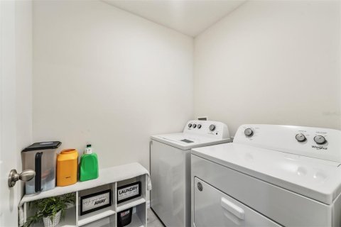 Casa en venta en Spring Hill, Florida, 4 dormitorios, 170.01 m2 № 1648165 - foto 21