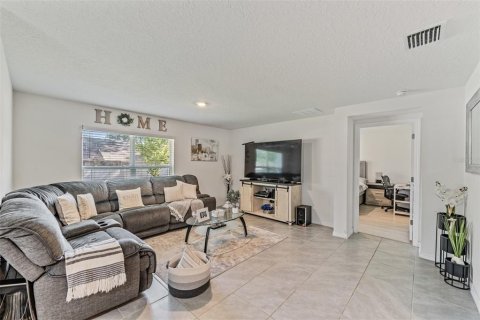 Casa en venta en Spring Hill, Florida, 4 dormitorios, 170.01 m2 № 1648165 - foto 4