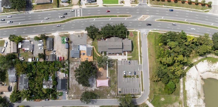 Propiedad comercial en Orlando, Florida 664.07 m2 № 2115315