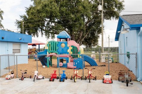Propiedad comercial en venta en Orlando, Florida, 664.07 m2 № 2115315 - foto 8