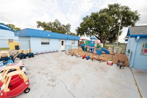 Propiedad comercial en venta en Orlando, Florida, 664.07 m2 № 2115315 - foto 9