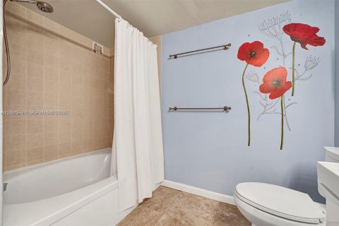 Copropriété à louer à Hallandale Beach, Floride: 2 chambres, 132.85 m2 № 2422037 - photo 25
