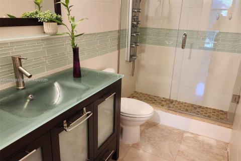Copropriété à louer à Hallandale Beach, Floride: 2 chambres, 132.85 m2 № 2422037 - photo 22
