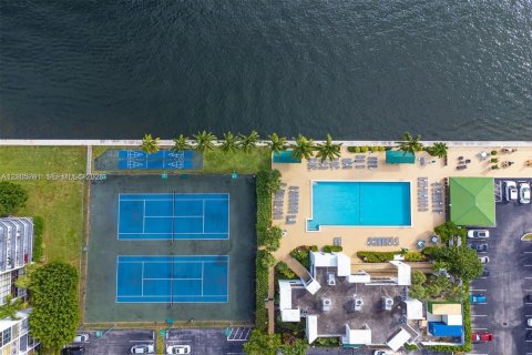 Copropriété à louer à Hallandale Beach, Floride: 2 chambres, 132.85 m2 № 2422037 - photo 30
