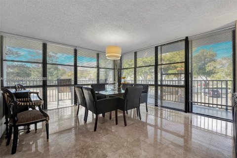 Copropriété à louer à Hallandale Beach, Floride: 2 chambres, 132.85 m2 № 2422037 - photo 12