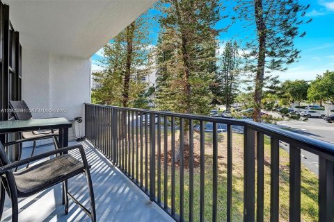 Copropriété à louer à Hallandale Beach, Floride: 2 chambres, 132.85 m2 № 2422037 - photo 27