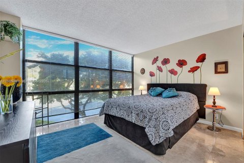 Copropriété à louer à Hallandale Beach, Floride: 2 chambres, 132.85 m2 № 2422037 - photo 23